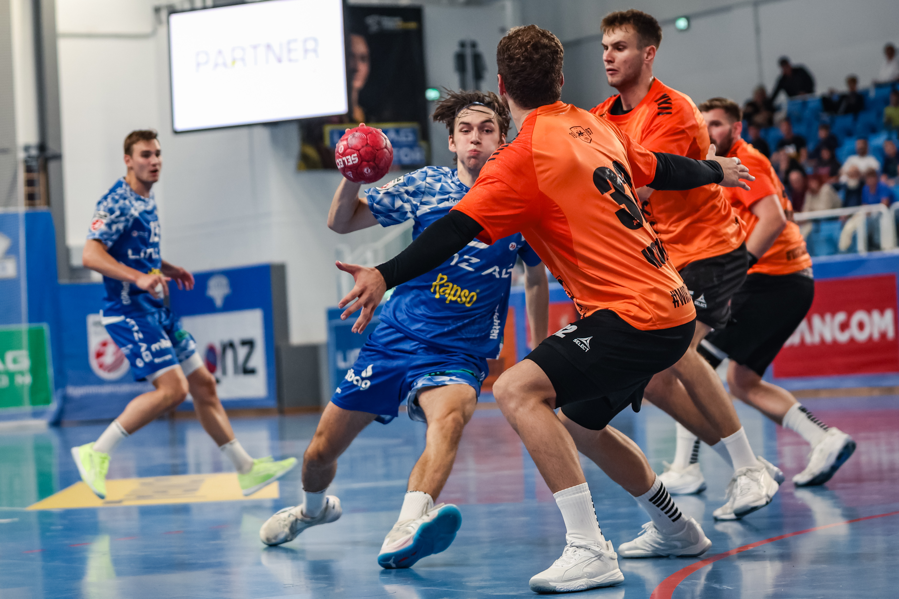 HC LINZ AG holte sich nach einer starken zweiten Halbzeit den Heimsieg!