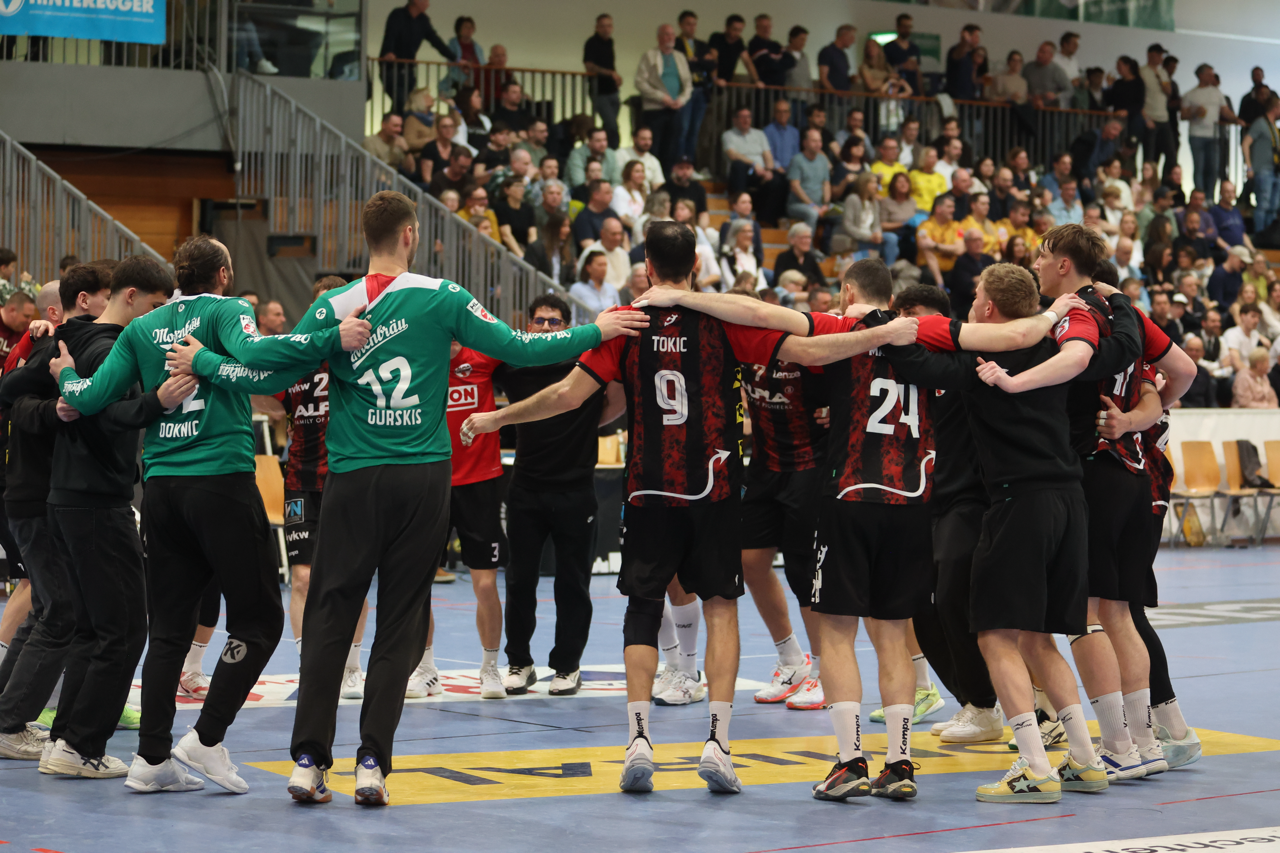 ALPLA HC Hard holt sich zweiten Derby-Sieg der Saison und somit die alleinige Tabellenführung!